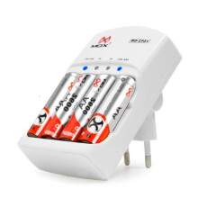 Carregador de Pilha Bivolt com 4 Pilhas Recarreg�vel AA 2600mAh MOCP51 MOX