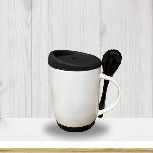 CANECA EM CERMICA COM TAMPA E BASE EM SILICONE COM COLHER - PRETA