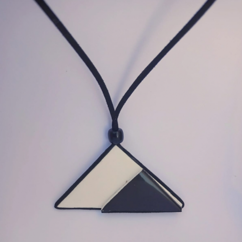 Colar Isis - Branco e Preto