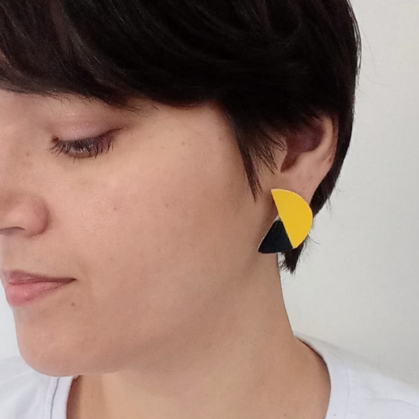 Brinco Geometria Egpcia - Tringulo e Crculo Preto e Amarelo