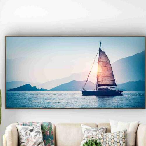 Quadro Barco Veleiro Navegando Montanhas ao Fundo